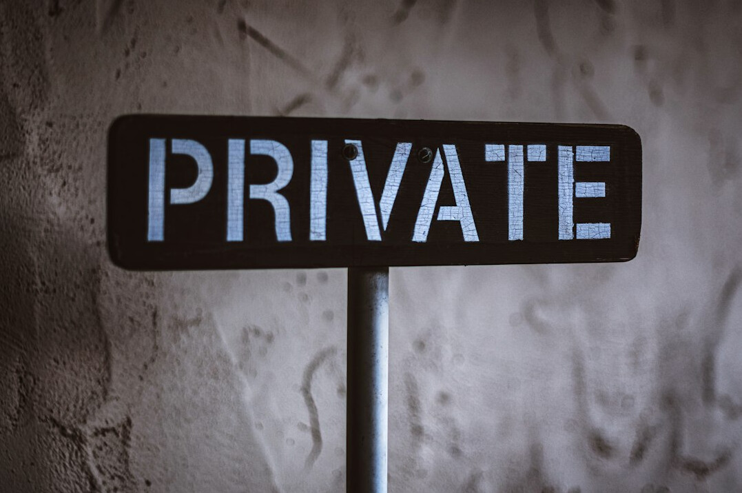 thieves planning theft